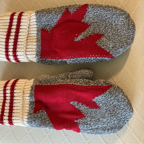 Cotton County Canadian Sweater - Picture 9 of 15